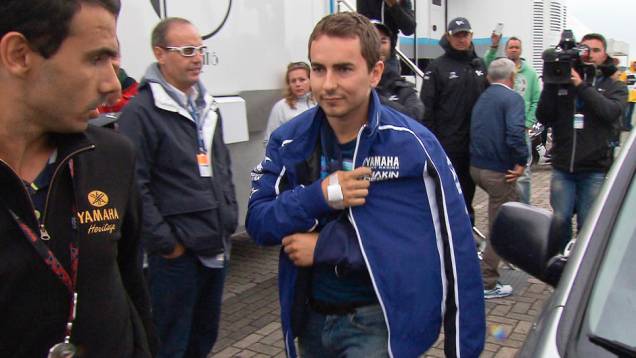 Lorenzo voltou de Barcelona após operação e largará em 12º lugar em Assen | <a href="https://quatrorodas.abril.com.br/moto/noticias/motogp-crutchlow-conquista-pole-assen-745300.shtml" rel="migration">Leia mais</a> Lorenzo voltou de Barcelona após operação e largará em 12º lugar em Assen | <a href="https://quatrorodas.abril.com.br/moto/noticias/motogp-crutchlow-conquista-pole-assen-745300.shtml" rel="migration">Leia mais</a>