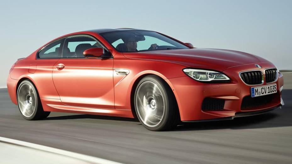 Alterações afetaram tanto o cupê quanto sedã e conversível | <a href="https://quatrorodas.abril.com.br/noticias/saloes/detroit-2015/bmw-apresenta-nova-familia-serie-6-820099.shtml" rel="migration">Leia mais</a>