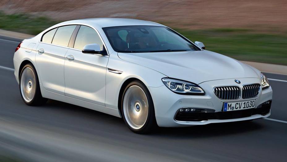 Grade dianteira também teve retoques | <a href="https://quatrorodas.abril.com.br/noticias/saloes/detroit-2015/bmw-apresenta-nova-familia-serie-6-820099.shtml" rel="migration">Leia mais</a>