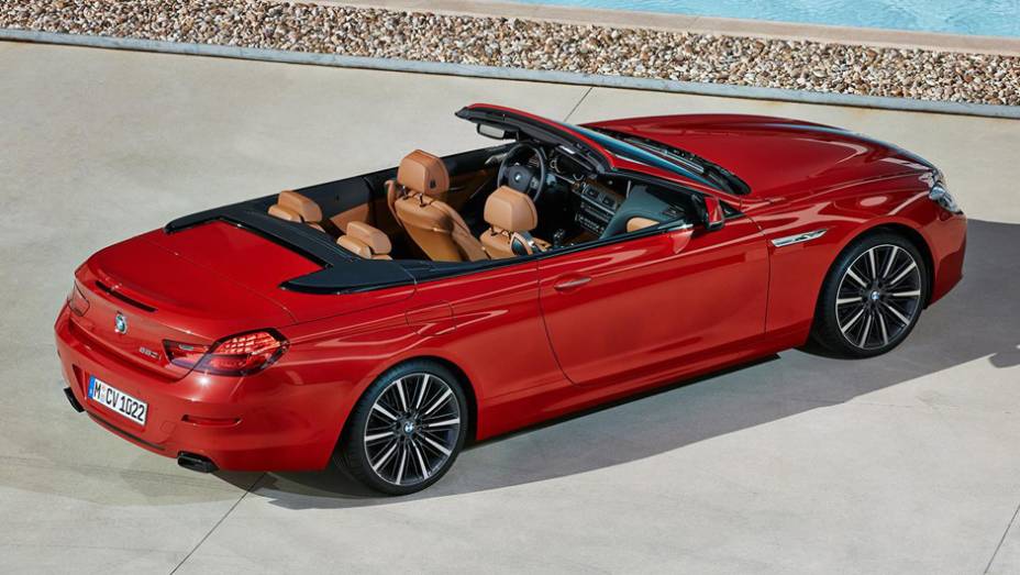 Versão conversível é a grande atração da linha | <a href="https://quatrorodas.abril.com.br/noticias/saloes/detroit-2015/bmw-apresenta-nova-familia-serie-6-820099.shtml" rel="migration">Leia mais</a>