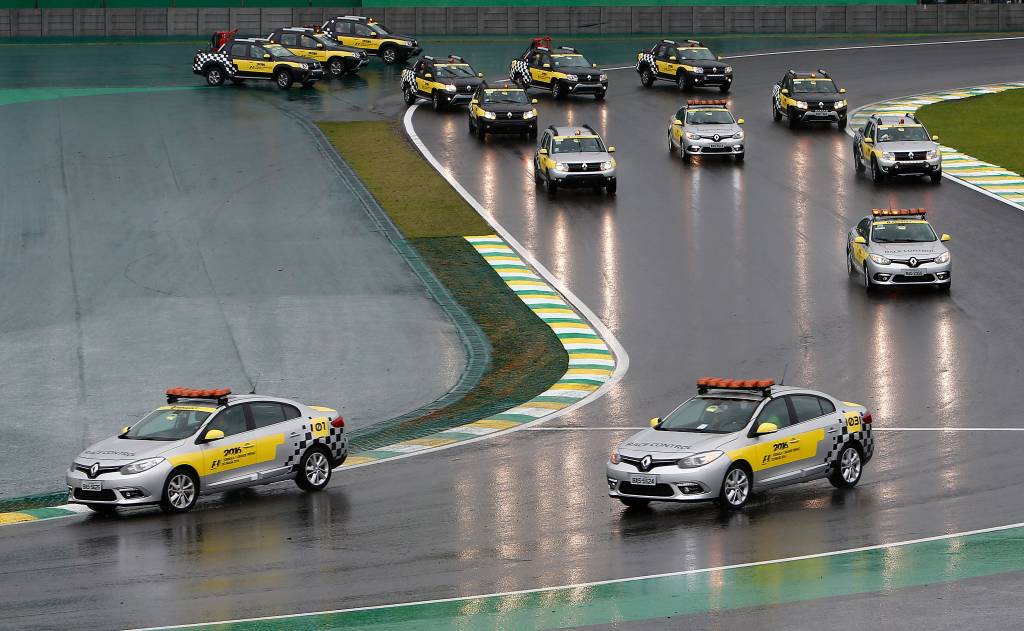 A Renault teve 49 veículos de apoio no GP do Brasil