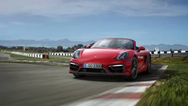 A Porsche lançou a versão GTS do Boxster. | <a href="http://quatrorodas.abril.com.br/noticias/fabricantes/porsche-lanca-boxster-gts-cayman-gts-777156.shtml" rel="migration">Leia mais</a>