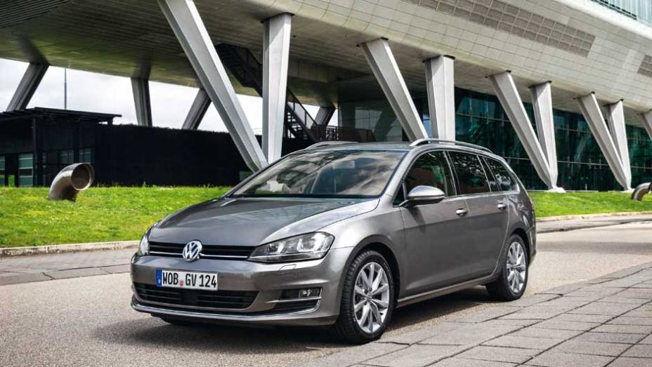 Oferecida em duas versões, a Golf Variant sai por R$ 87.490 na opção COmfortline e R$ 94.990 na Highline | <a href="https://quatrorodas.abril.com.br/noticias/fabricantes/vw-lanca-golf-variant-868081.shtml" rel="migration">Leia mais</a>