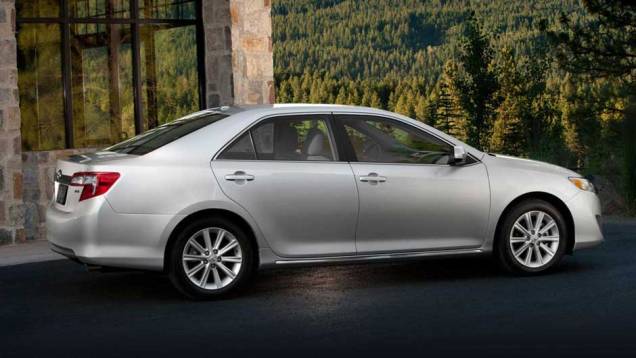 As mudanças devem manter o Camry na briga pela liderança entre os mais vendidos. <a href="https://quatrorodas.abril.com.br/carros/lancamentos/toyota-camry-637524.shtml" rel="migration">Leia mais</a> As mudanças devem manter o Camry na briga pela liderança entre os mais vendidos. <a href="https://quatrorodas.abril.com.br/carros/lancamentos/toyota-camry-637524.shtml" rel="migration">Leia mais</a>
