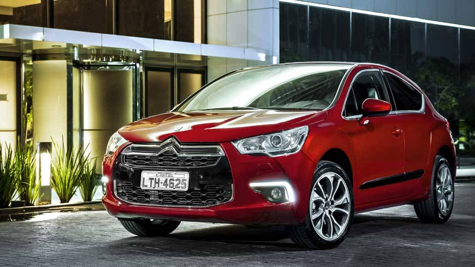 O terceiro membro da fam&iacute;lia DS chegou ao Brasil: conhe&ccedil;a o DS4 | <a href="https://quatrorodas.abril.com.br/carros/lancamentos/citroen-ds4-734568.shtml" rel="migration">Leia mais</a>
