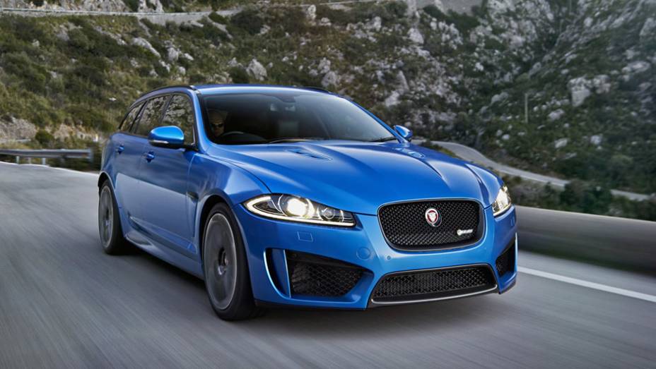 A perua derivada do XF ganhou uma versão esportiva: conheça a XFR-S Sportbrake | <a href="https://quatrorodas.abril.com.br/noticias/saloes/genebra-2014/jaguar-mostra-xkr-s-sportbrake-774542.shtml" rel="migration">Leia mais</a>