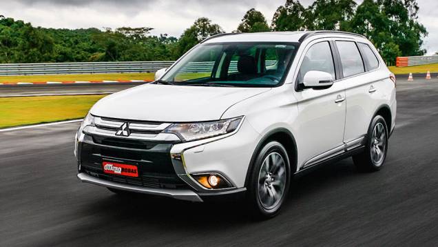 Mitsubishi reestiliza o Outlander e lança versão a diesel - <a href="https://quatrorodas.abril.com.br/carros/testes/mitsubishi-new-outlander-2-2l-diesel-870160.shtml" rel="migration">Leia mais</a>