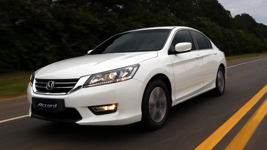 Renovado, o Accord chega ao Brasil | <a href="https://quatrorodas.abril.com.br/carros/lancamentos/honda-accord-2014-744960.shtml" rel="migration">Leia mais</a>