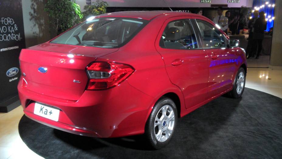 Conhecido como Ka+ (lê-se "Ka Mais"), ele preencherá a lacuna a ser deixada pelo veterano Fiesta Rocam Sedan | <a href="https://quatrorodas.abril.com.br/carros/lancamentos/novo-ford-ka-792257.shtml" rel="migration">Leia mais</a>