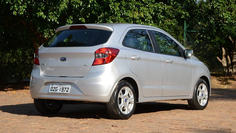 Novo Ka SEL conta com controles de estabilidade e de tra&ccedil;&atilde;o | <a href="https://quatrorodas.abril.com.br/carros/lancamentos/novo-ford-ka-792257.shtml" rel="migration">Leia mais</a>