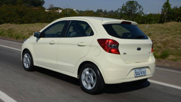 Rodas de liga leve também equipam o Ka SEL | <a href="https://quatrorodas.abril.com.br/carros/lancamentos/novo-ford-ka-792257.shtml" rel="migration">Leia mais</a>