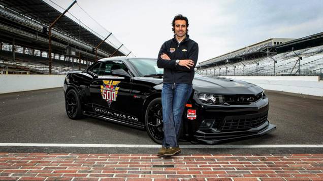 A Verizon Indycar Series apresentou seu novo Pace Car | <a href="https://quatrorodas.abril.com.br/noticias/fabricantes/f-indy-apresenta-seu-novo-pace-car-chevrolet-camaro-z-28-777840.shtml" rel="migration">Leia mais</a>