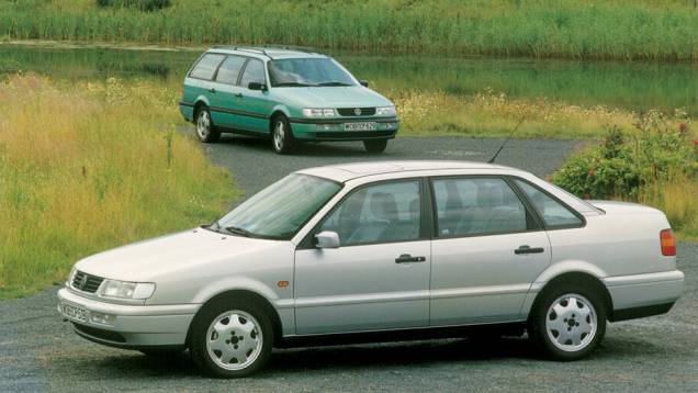Em 1993, a VW lançou um facelift da terceira geração, suficiente para a marca chamá-lo de B4 (ou quarta geração); esta versão, inclusive, marcou o retorno do nome Passat ao Brasil