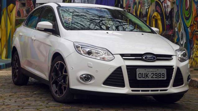 O motor Duratec é o primeiro flex do mundo com injeção direta de combustível | <a href="https://quatrorodas.abril.com.br/carros/lancamentos/novo-ford-focus-sedan-755333.shtml" rel="migration">Leia mais</a> O motor Duratec é o primeiro flex do mundo com injeção direta de combustível | <a href="https://quatrorodas.abril.com.br/carros/lancamentos/novo-ford-focus-sedan-755333.shtml" rel="migration">Leia mais</a>