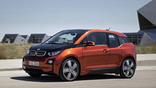 Esta é a versão final do i3, primeiro compacto 100% sustentável da BMW | <a href="https://quatrorodas.abril.com.br/saloes/frankfurt/2013/bmw-i3-753151.shtml" rel="migration">Leia mais</a>