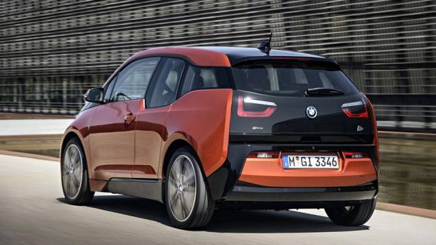 Segundo a BMW, é possível rodar de 130 a 160 quilômetros sem recarregar | <a href="https://quatrorodas.abril.com.br/saloes/frankfurt/2013/bmw-i3-753151.shtml" rel="migration">Leia mais</a>