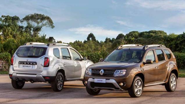 A Renault muda o visual do Duster para tentar conter o efeito novidade de Honda HR-V e Jeep Renegade | <a href="https://quatrorodas.abril.com.br/noticias/fabricantes/renault-duster-2016-estreia-novo-visual-852094.shtml" target="_blank" rel="migration">Leia mais</a>