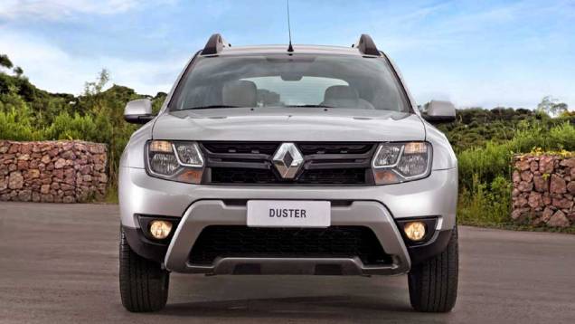 A Renault optou por reduzir os preços das versões de entrada em até R$ 1.000; agora, a versão Expression 1.6 16V parte de R$ 62.990 | <a href="https://quatrorodas.abril.com.br/noticias/fabricantes/renault-duster-2016-estreia-novo-visual-852094.shtml" target="_blank" rel="migration"></a>