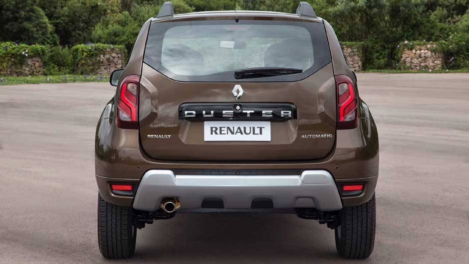 SUV ser&aacute; vendido em duas vers&otilde;es de acabamento (Expression e Dynamique) e duas op&ccedil;&otilde;es de tra&ccedil;&atilde;o (4x2 e 4x4) | <a href="https://quatrorodas.abril.com.br/noticias/fabricantes/renault-duster-2016-estreia-novo-visual-852094.shtml" target="_blank" rel="migration">Leia mais</a>