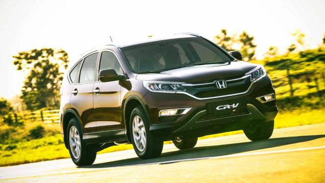 Reposicionado após o sucesso do HR-V, o CR-V chega ao Brasil de cara nova | <a href="https://quatrorodas.abril.com.br/noticias/fabricantes/honda-cr-v-reestilizado-chega-r-134-900-882983.shtml" target="_blank" rel="migration">Leia mais</a>