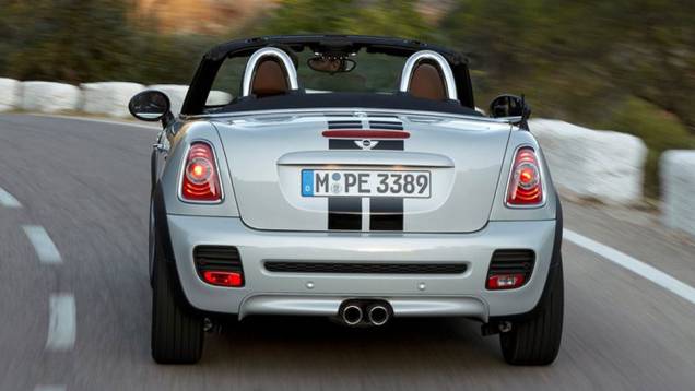 O visual retrô-moderno continua conquistando novos fãs | <a href="https://quatrorodas.abril.com.br/noticias/mini-roadster-chega-r-132-950-318180_p.shtml" rel="migration">Leia mais</a> O visual retrô-moderno continua conquistando novos fãs | <a href="https://quatrorodas.abril.com.br/noticias/mini-roadster-chega-r-132-950-318180_p.shtml" rel="migration">Leia mais</a>