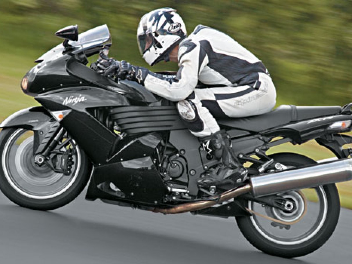 Kawasaki Ninja ZX-14 | Quatro Rodas