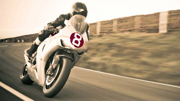 Conheça a Isle Of Man TT, a corrida de motos mais perigosa do