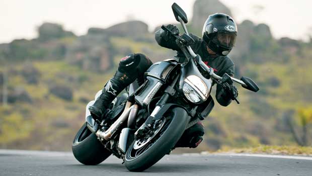619_diavel_01.jpg 619_diavel_01.jpg