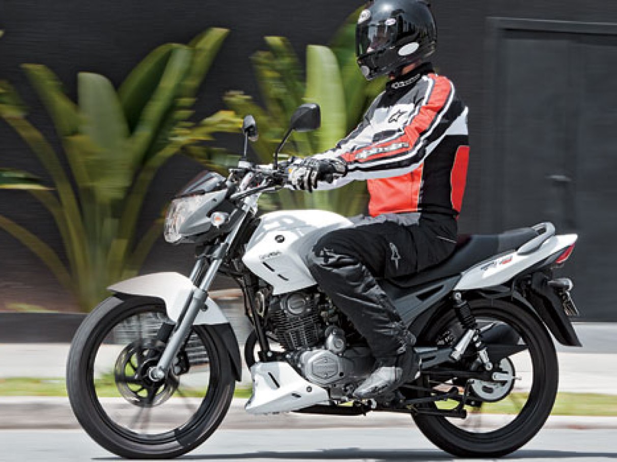Dafra Riva 150 | Quatro Rodas
