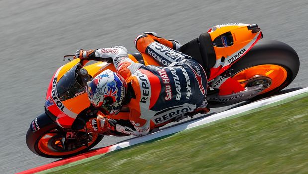 Casey Stoner é pole na Catalunha