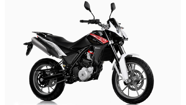 Husqs TR 650 com motor BMW Husqs TR 650 com motor BMW