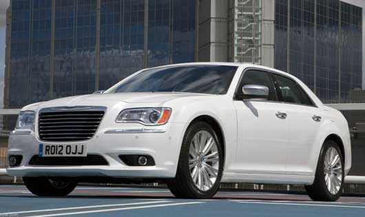 Sedã da Maserati deve ser inspirado no Chrysler 300