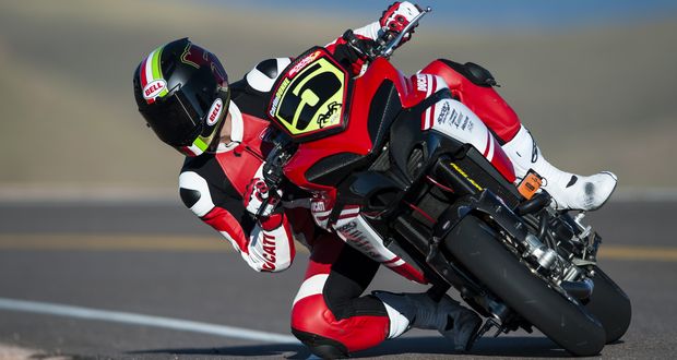 Pikes Peak: tri da Ducati