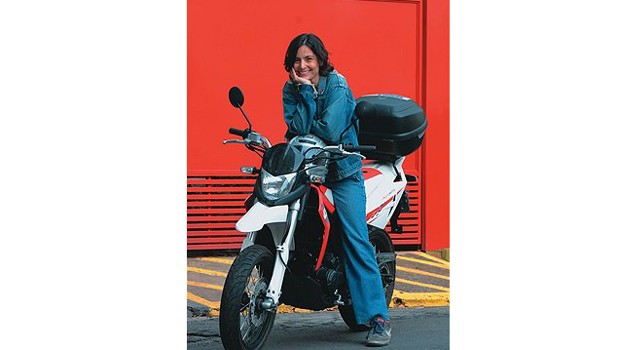 Candidata tem moto roubada Candidata tem moto roubada