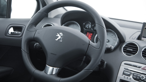 01-11-volante.jpg 01-11-volante.jpg