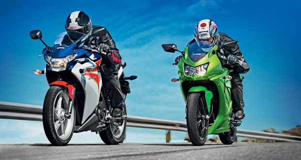 Honda CBR VS Kawasaki Ninja 250R | Quatro Rodas