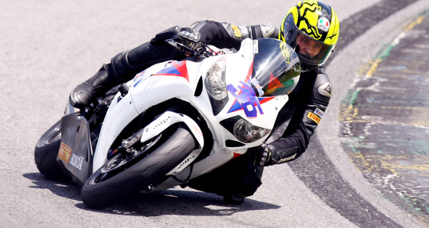 Maico Teixeira vence 1ª etapa do SuperBike Series Brasil Maico Teixeira vence 1ª etapa do SuperBike Series Brasil