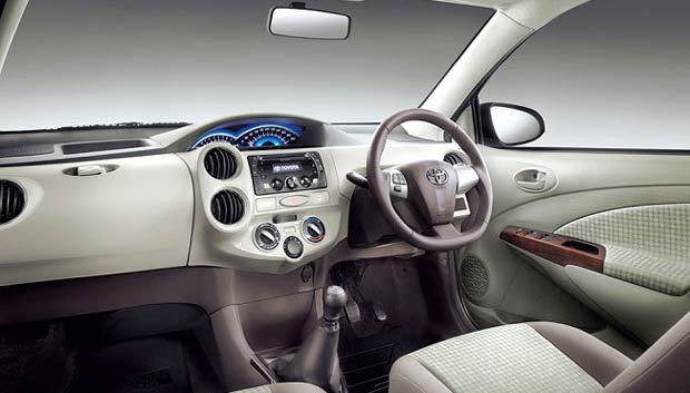 120313_etios_03.jpg 120313_etios_03.jpg
