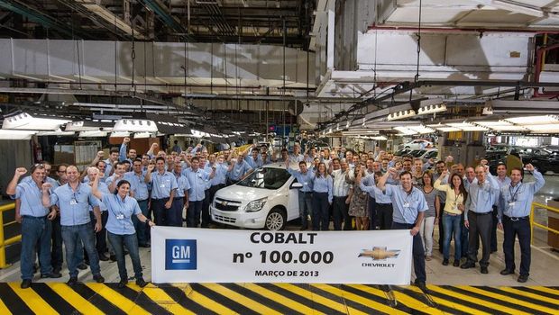 Chevrolet Cobalt chega a 100 mil unidades produzidas