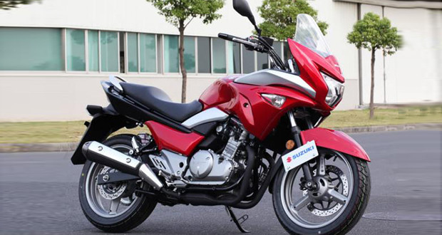 Suzuki lança Inazuma semicarenada na China Suzuki lança Inazuma semicarenada na China