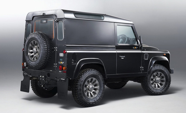 300413_defender_02.jpg 300413_defender_02.jpg