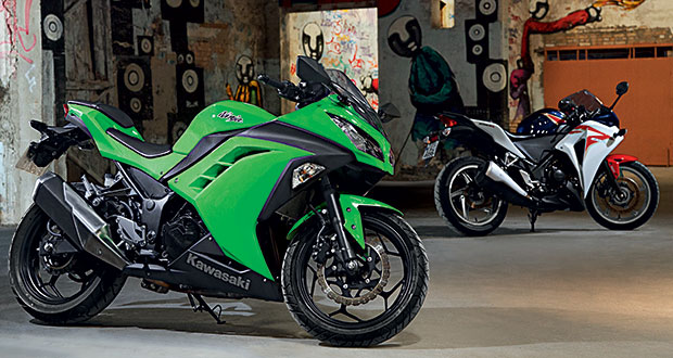 Kawasaki Ninja 300 x Honda CBR 250R Kawasaki Ninja 300 x Honda CBR 250R