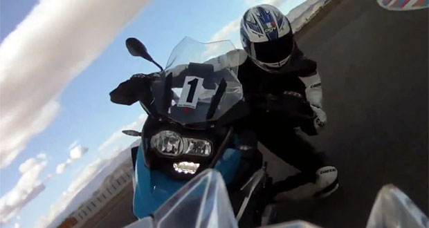 BMW R 1200 GS x BMW HP4: Quem vence?