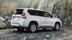 toyota-land-cruiser-2014-2.jpeg