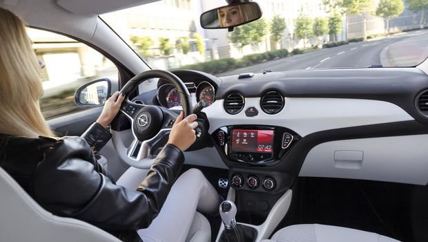 opel-adam-black-white-link-interior.jpeg opel-adam-black-white-link-interior.jpeg
