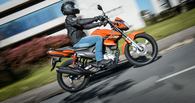 Produção e vendas de motos seguem em baixa em 2014