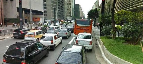 Prefeitura de SP veta anúncios em caminhões e VUCs
