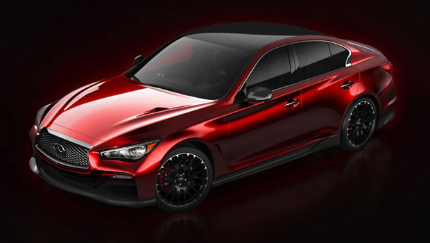 Infiniti mostra Q50 Eau Rouge