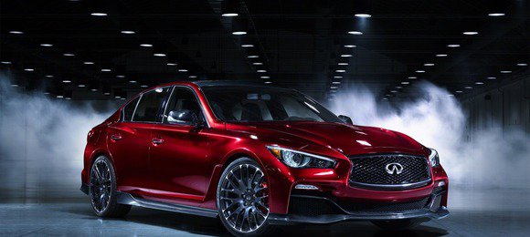 Infiniti Q50 Eau Rouge está próximo de ser produzido