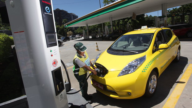 nissan_leaf__taxi_rio.jpeg nissan_leaf__taxi_rio.jpeg